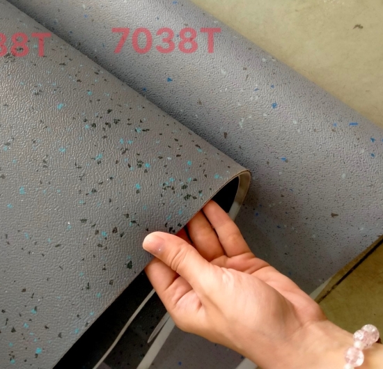 Trải sàn PVC đế nỉ  7038T ( mè đá xám lợt có kim tuyến )